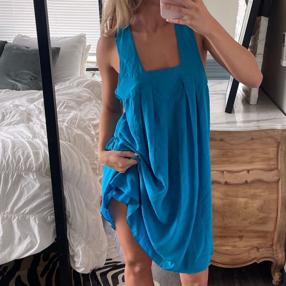 Vintage Style Banana Republic Blue Flowy 100% Silk Pleated Shift Dress‎